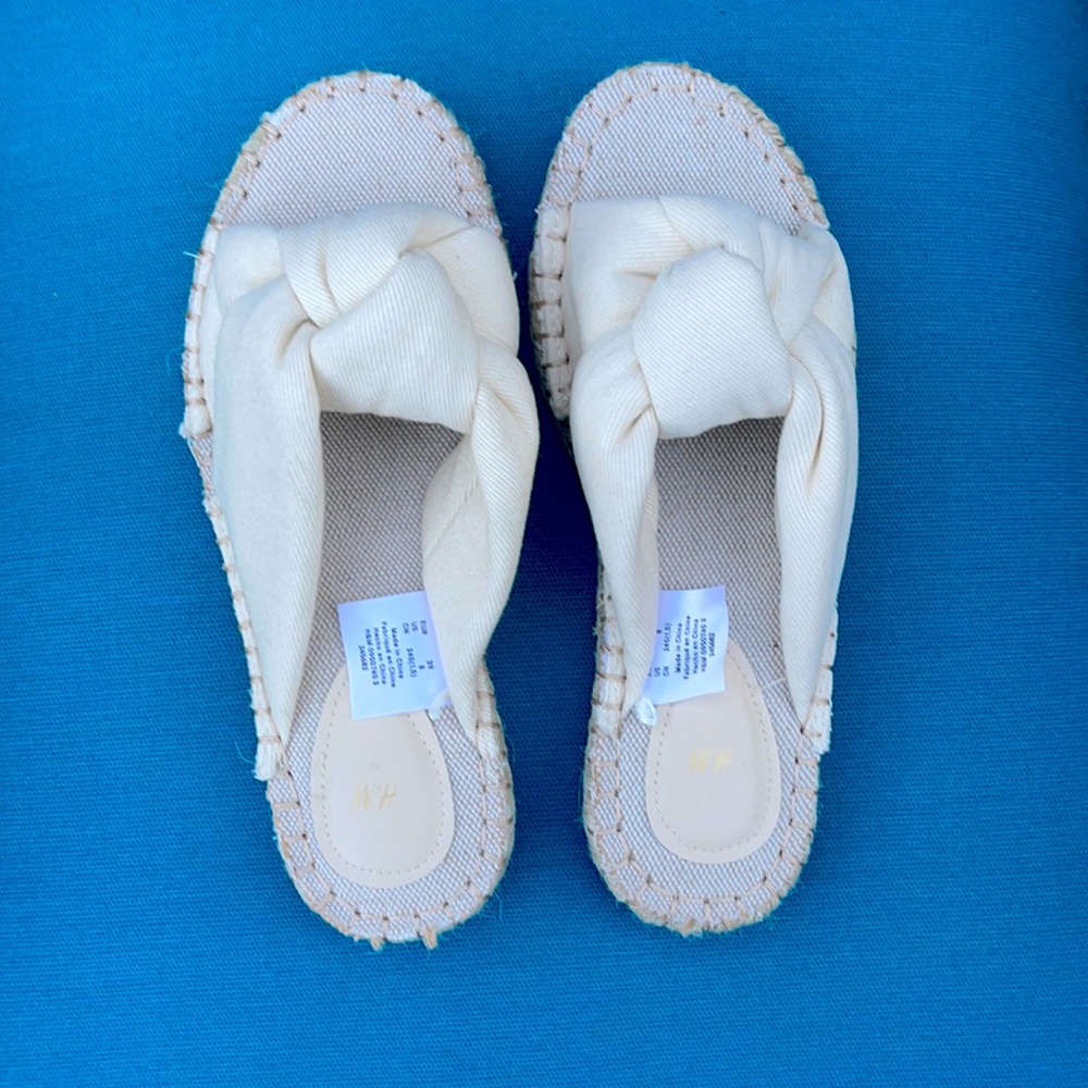 Beige H&M Size 8 Sandals